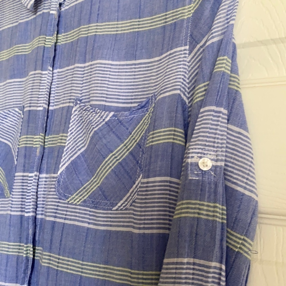 American Eagle Lightweight Button-Up - Picture 4 of 7